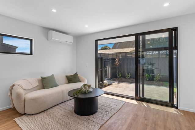 2/15 Feilding Street Addington_1