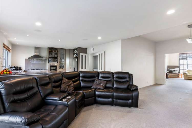 91 Baverstock Road Flat Bush_10