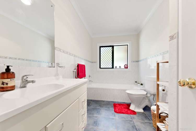 53 Hewlett Road Massey_14