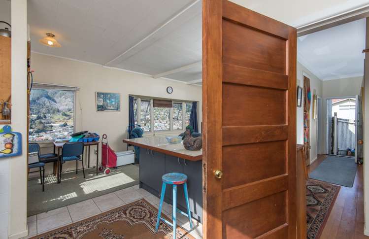 30 Jenner Road Toi Toi_10