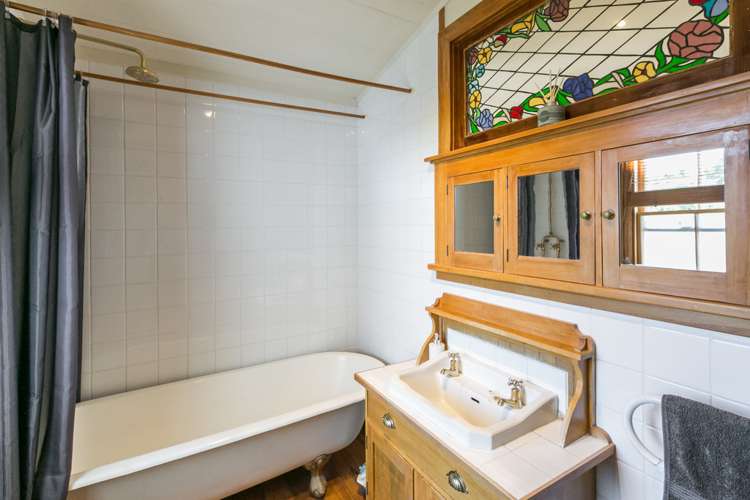 6 Seapoint Road Bluff Hill_13