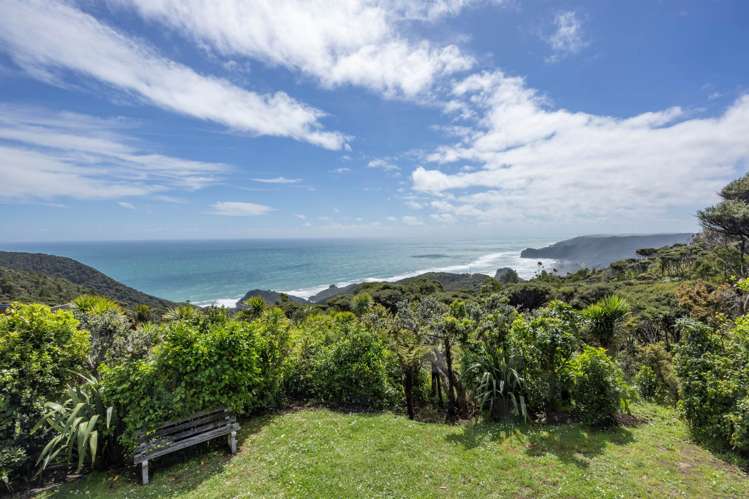 21 Te Ahuahu Road Piha_12