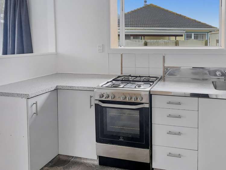 2 Miles Crescent 10629_3