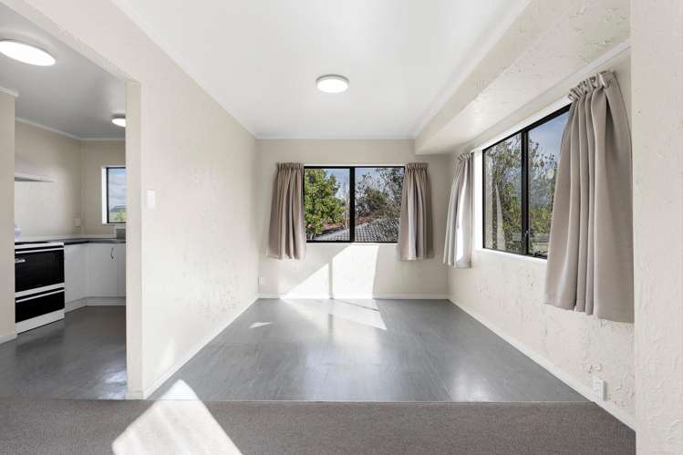 1 and 2/58 St Annes Crescent_5