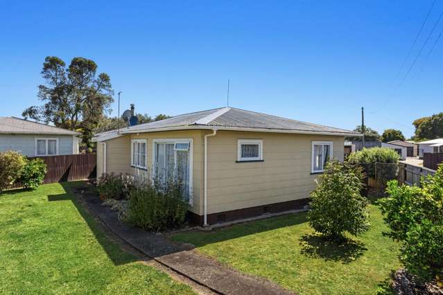 Embrace the Good Life in Edgecumbe!