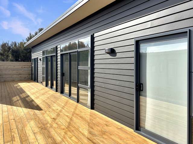 MARTINBOROUGH - 3 Bedrooms