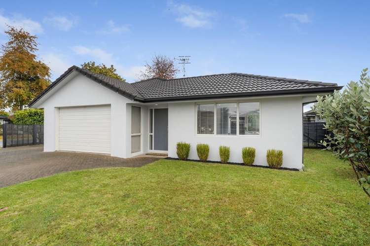 5 Montrose Place_4