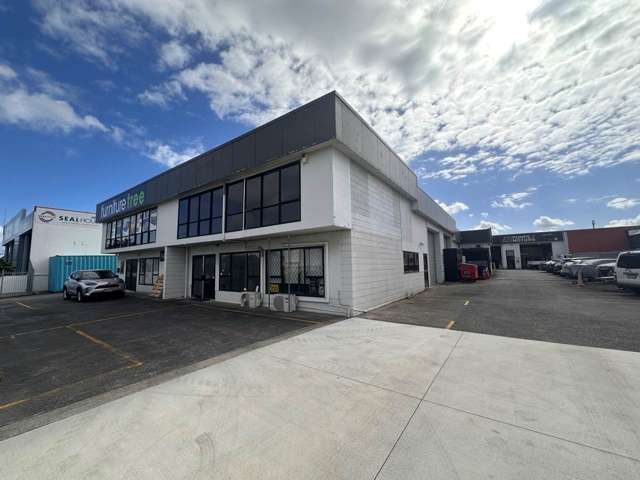 LANDLORD KEEN FOR A DEAL!