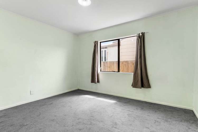 2/32 Maplesden Drive Clendon Park_11