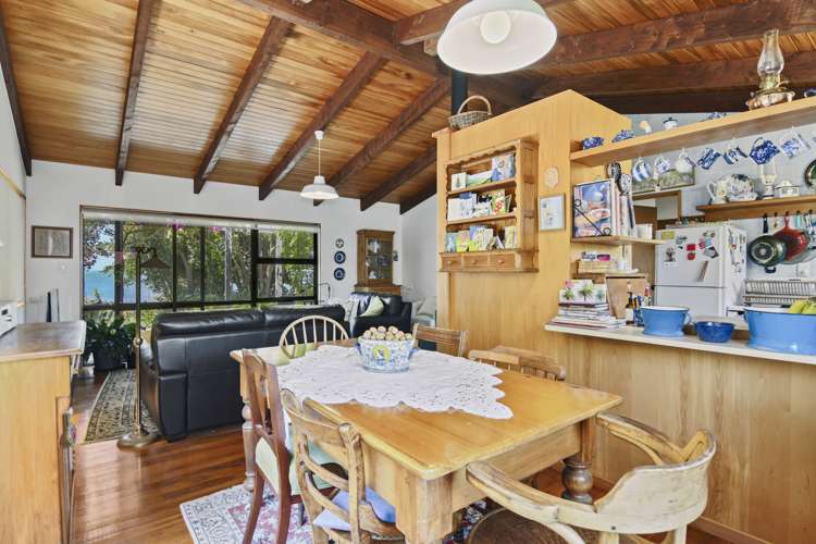 68 Bishop Road Parapara_10