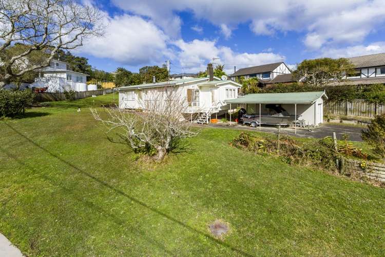 883 Beach Road Waiake_3