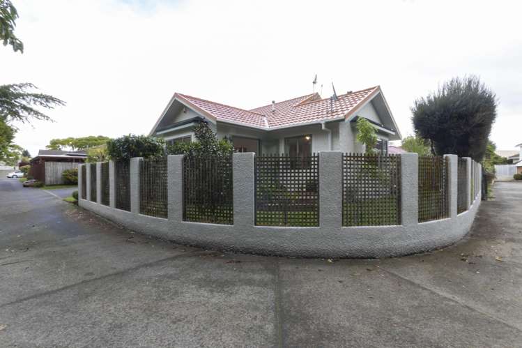 2 The Glen Hokowhitu_19