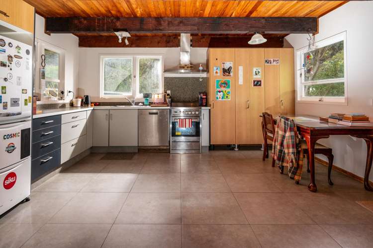 6 Estuary Street Makara Beach_2