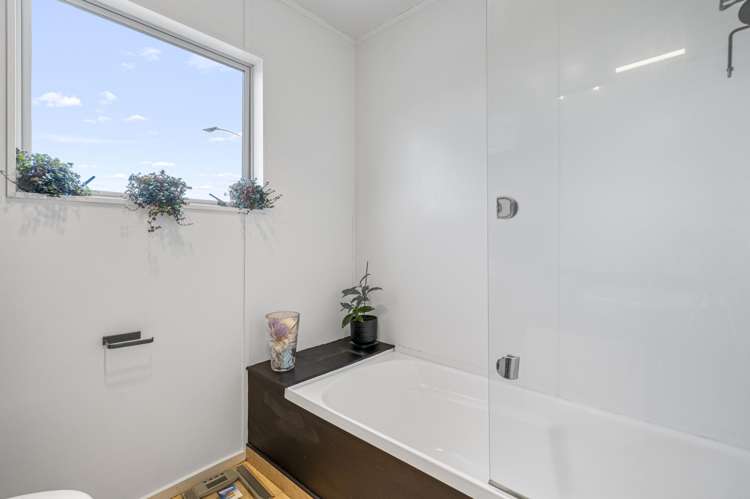 8/208A Lake Terrace Hilltop_7