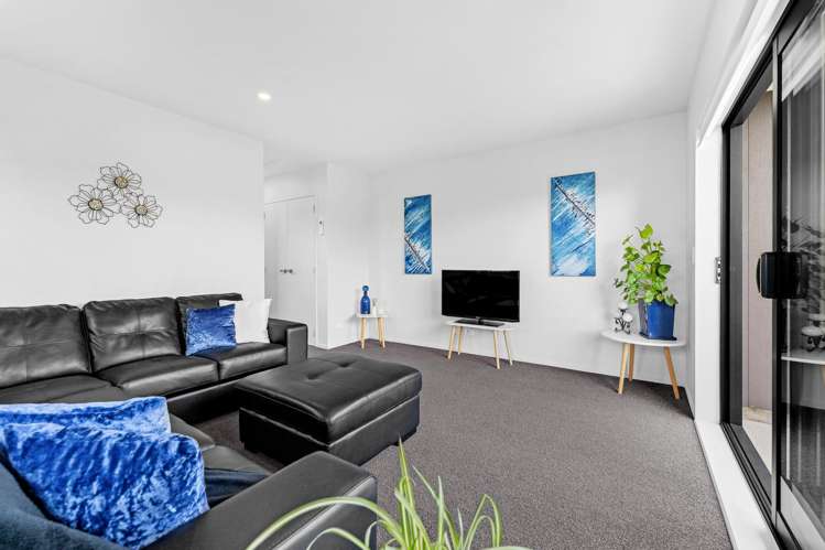 66 Matawhanga Drive Wattle Downs_9