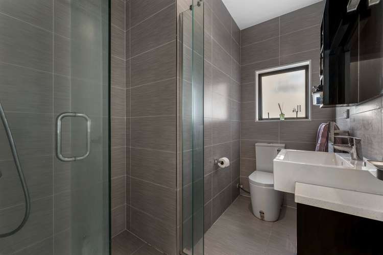 9 Gwendoline Avenue Te Atatu Peninsula_12