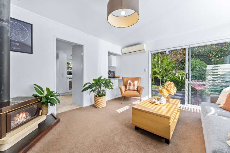 2/2 Vari Place Bayview_12