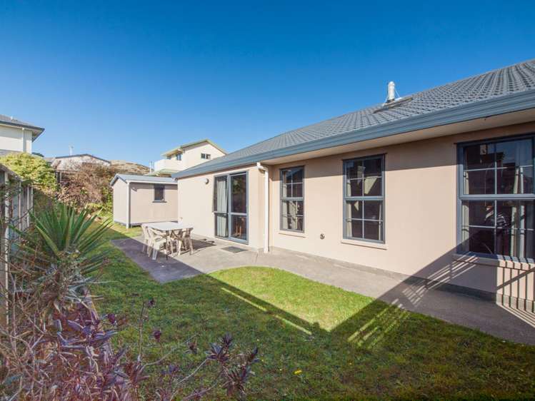 8 Silver Pine Avenue Woodridge_13