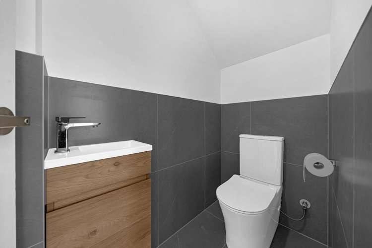 15A Holland Avenue Point England_14