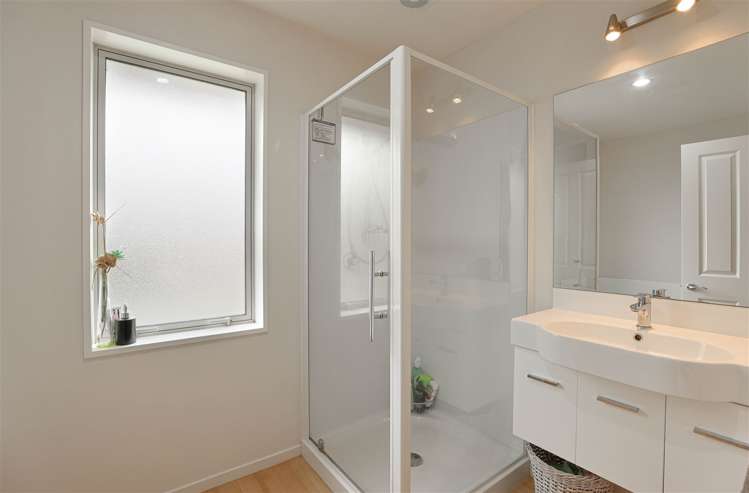 2 Goldrich Grove Netherby_13