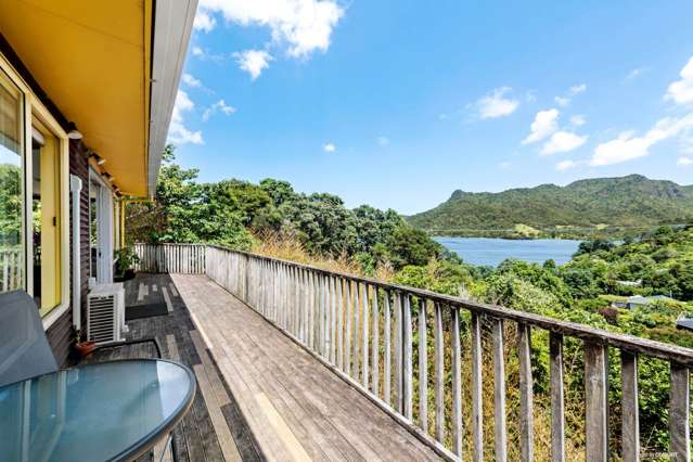 1127 Huia Road Huia_1