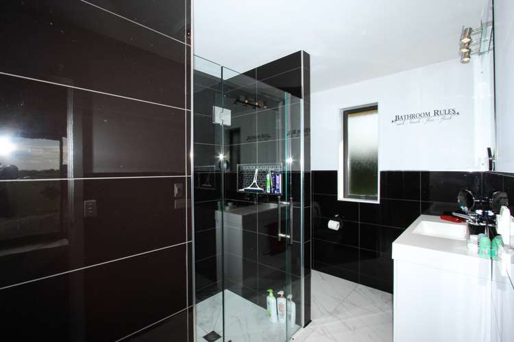 56 Sunrise Drive Seaward Bush_9