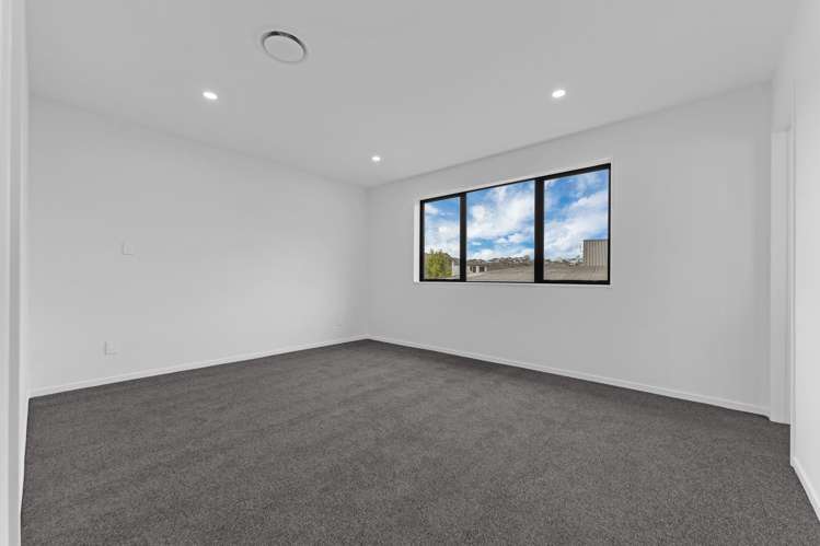 2 Matatahi Road Flat Bush_11