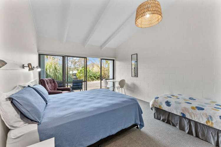 51 Wairau Road Oakura_12