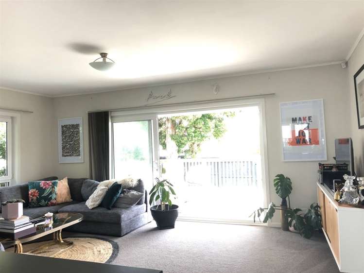 1/84 Rosier Road Glen Eden_6