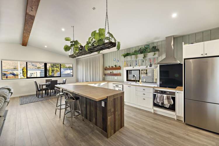 4 Bank Avenue Middlemarch_22