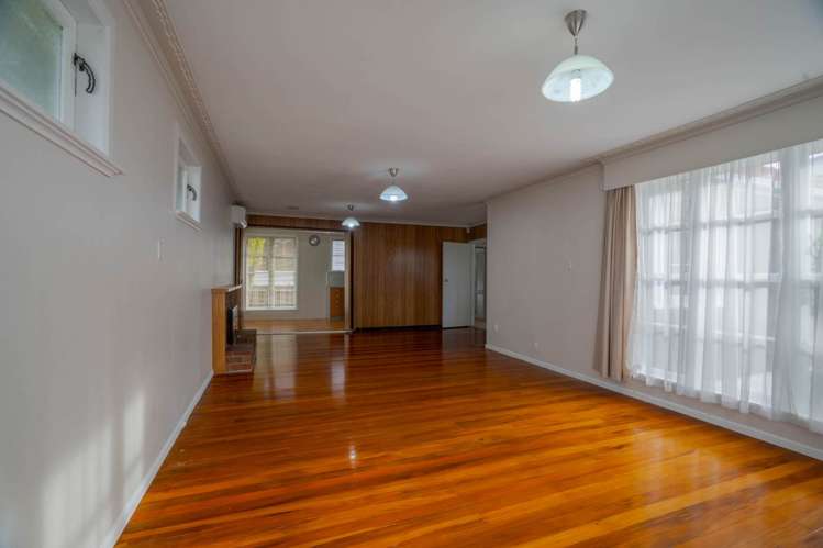 85 Titirangi Road New Lynn_9