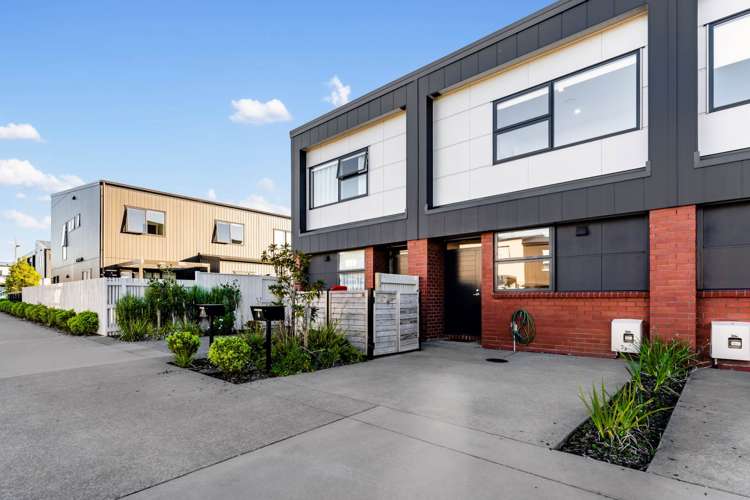 6 Magnetite Lane Flat Bush_41