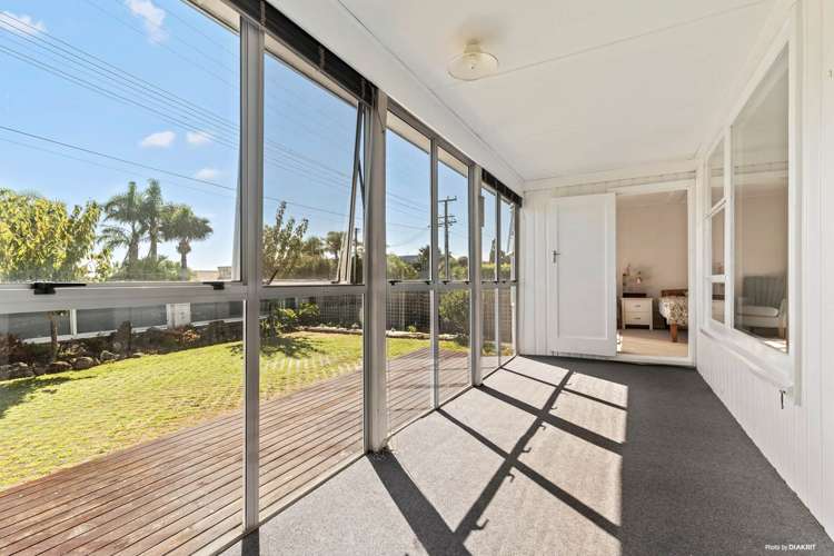 215 Vipond Road Stanmore Bay_13