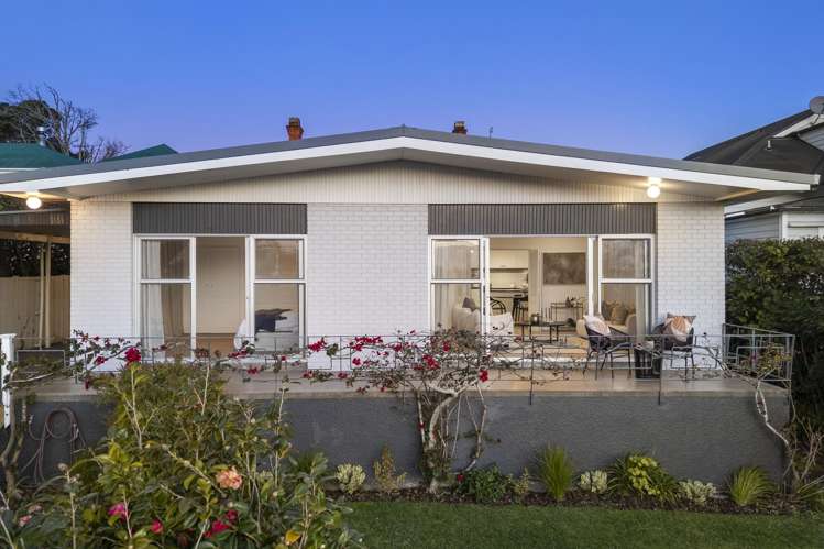 2/245 Jervois Road_0