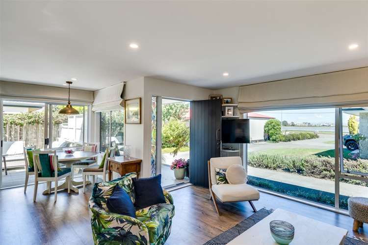 3/30 Meeanee Quay Westshore_5