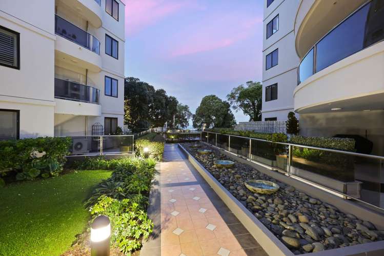 2C/171 Hurstmere Road Takapuna_47