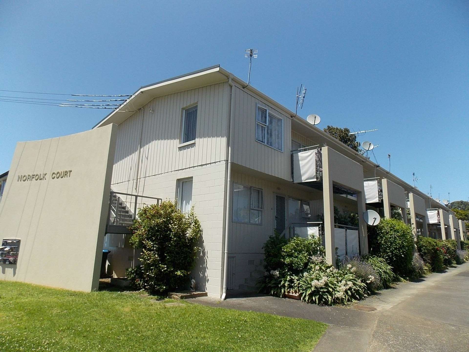 2/8 Shackleton Road Mount Eden_0