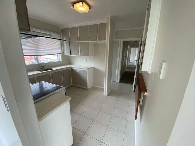 8 Carlson Crescent Silverdale_11