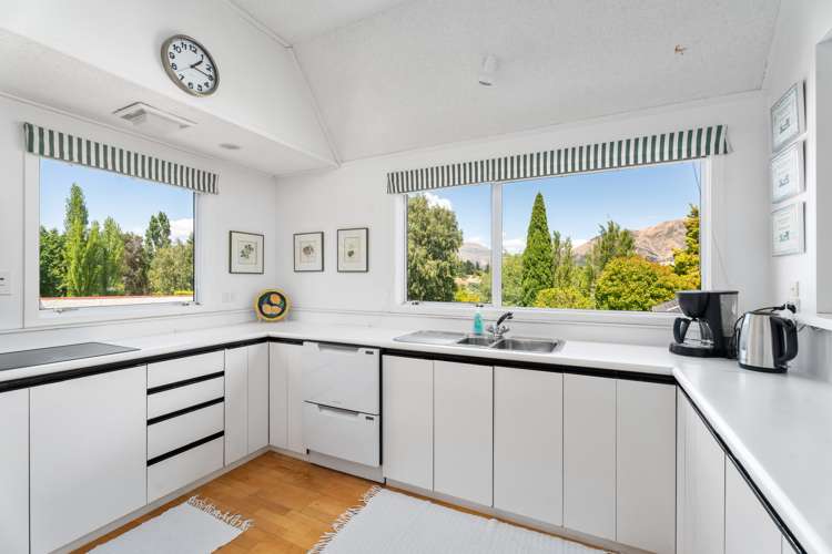 2/19 Chalmers Street Wanaka_6