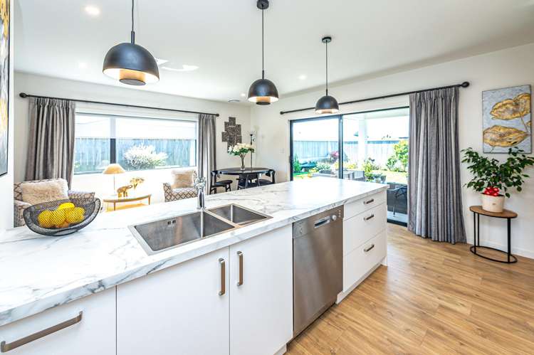 4 Simon Street Tawhero_11