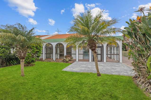 Solid Construction with Stylish & Modern Living!!!