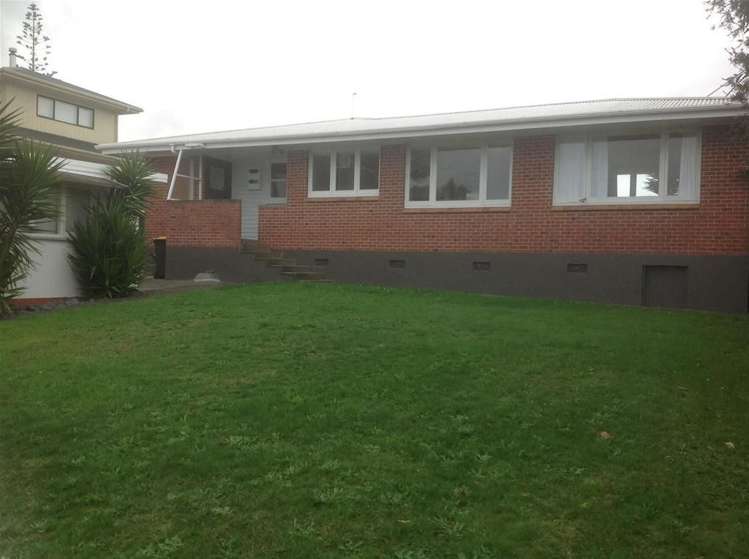 60 Bradbury Road Botany Downs_10