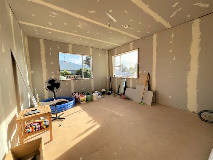 33 Main Road Owaka_16