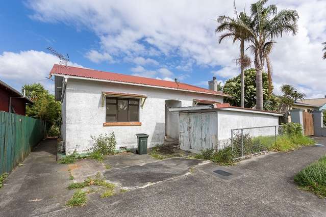 The '$2m' Grey Lynn dump sells for half the price