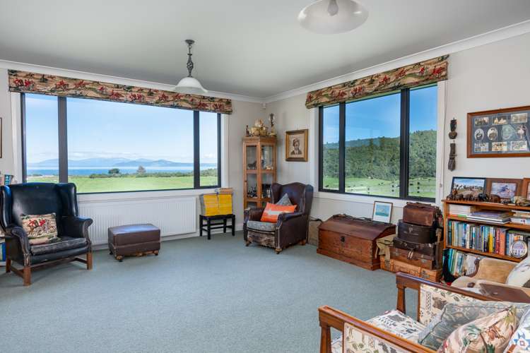 18 Kahikatea Drive Kinloch_11