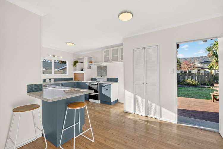 29 Neale Avenue Stoke_10