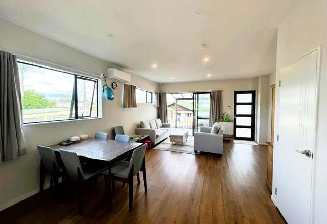 2/11 Karamu Street Te Atatu Peninsula_1