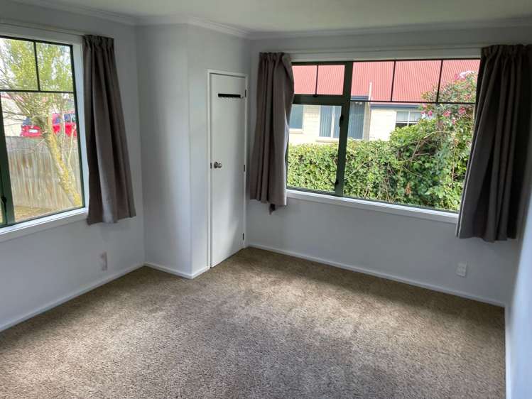 5 Holyhead Street Outram_14