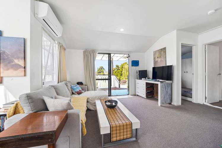 7A & 1/7A Tirimoana Road Te Atatu South_18