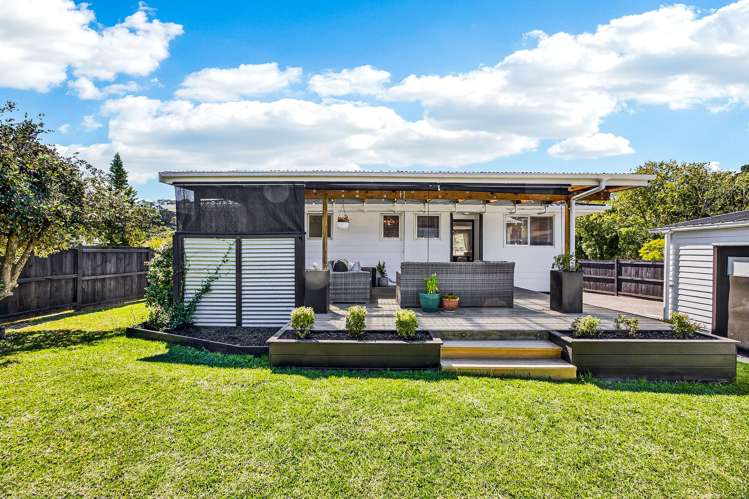 8 Camphora Place Ranui_21